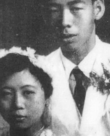 Koon Chin and Mary, whom he describes as “the prettiest girl in the kampung”, on their wedding day. 
Main photo corbis photo of couple Ow Koon Chin & Mary Tan