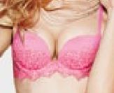 PUSH UP Show off what your
momma gave you with
a plunging V-neckline
and padded cups.