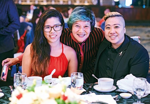 11. Former Her World Young Woman Achievers: Elim Chew (middle) with Yip Pin Xiu (left) and Theresa Goh (far right). Earlier in the evening, we toasted Pin Xiu’s and Theresa’s achievements at the Rio 2016 Paralympics.