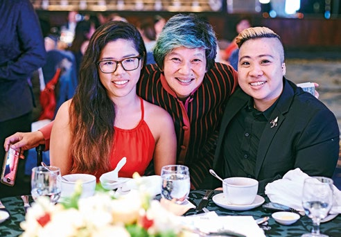 11. Former Her World Young Woman Achievers: Elim Chew (middle) with Yip Pin Xiu (left) and Theresa Goh (far right). Earlier in the evening, we toasted Pin Xiu’s and Theresa’s achievements at the Rio 2016 Paralympics. 